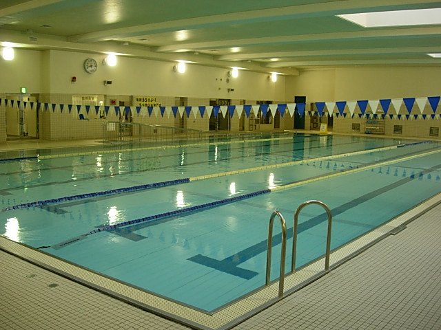 梅丘中学校温水プール