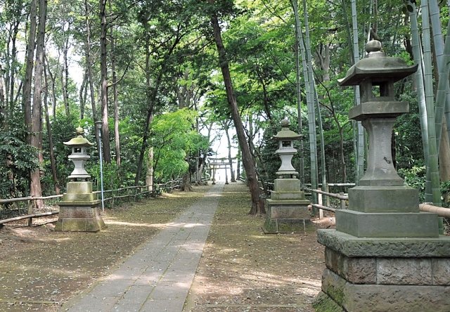 関東最古の鳥居が残る喜多見氷川神社